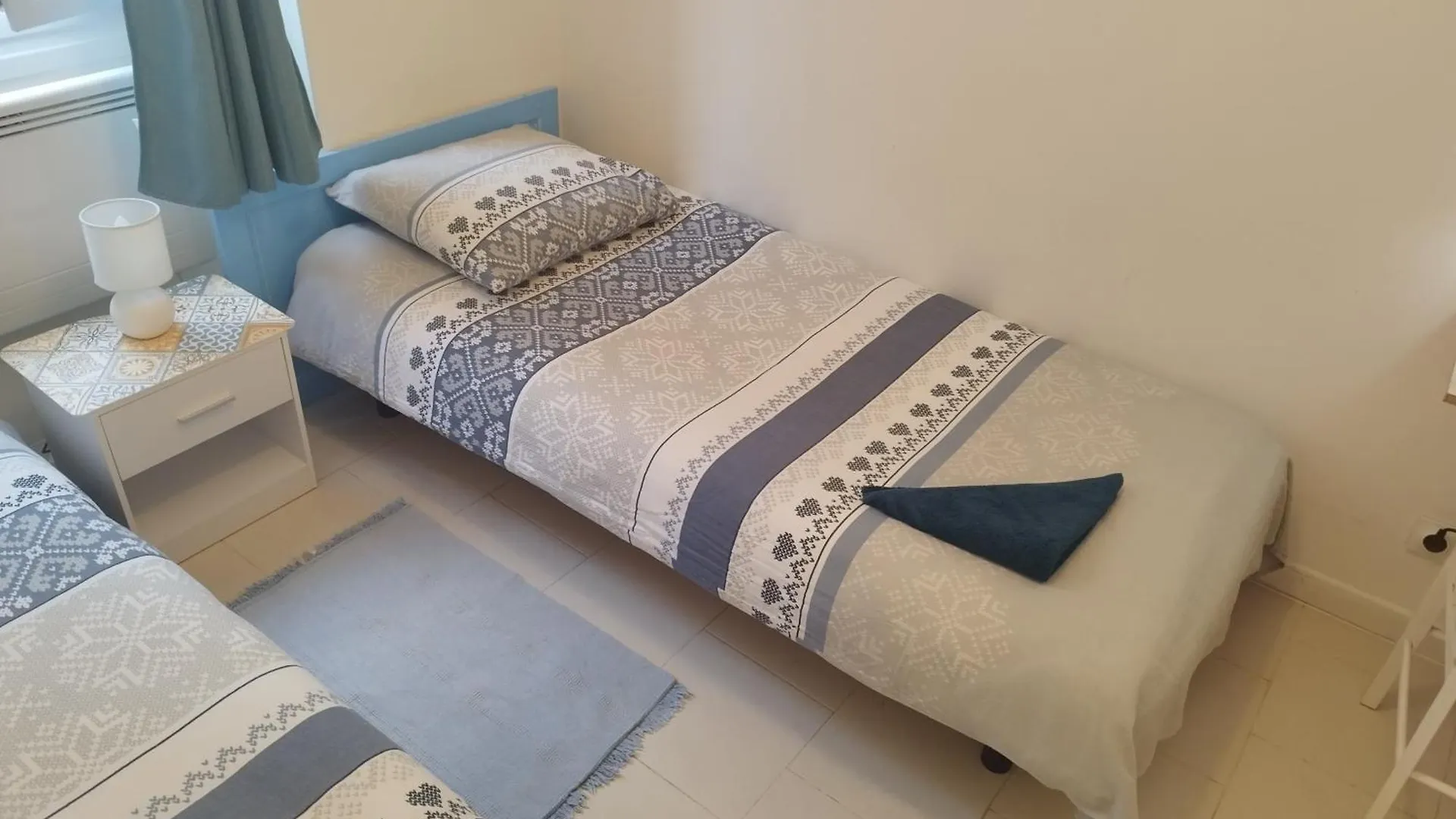 Private Room In Shared Apartment In The Center Of Nice