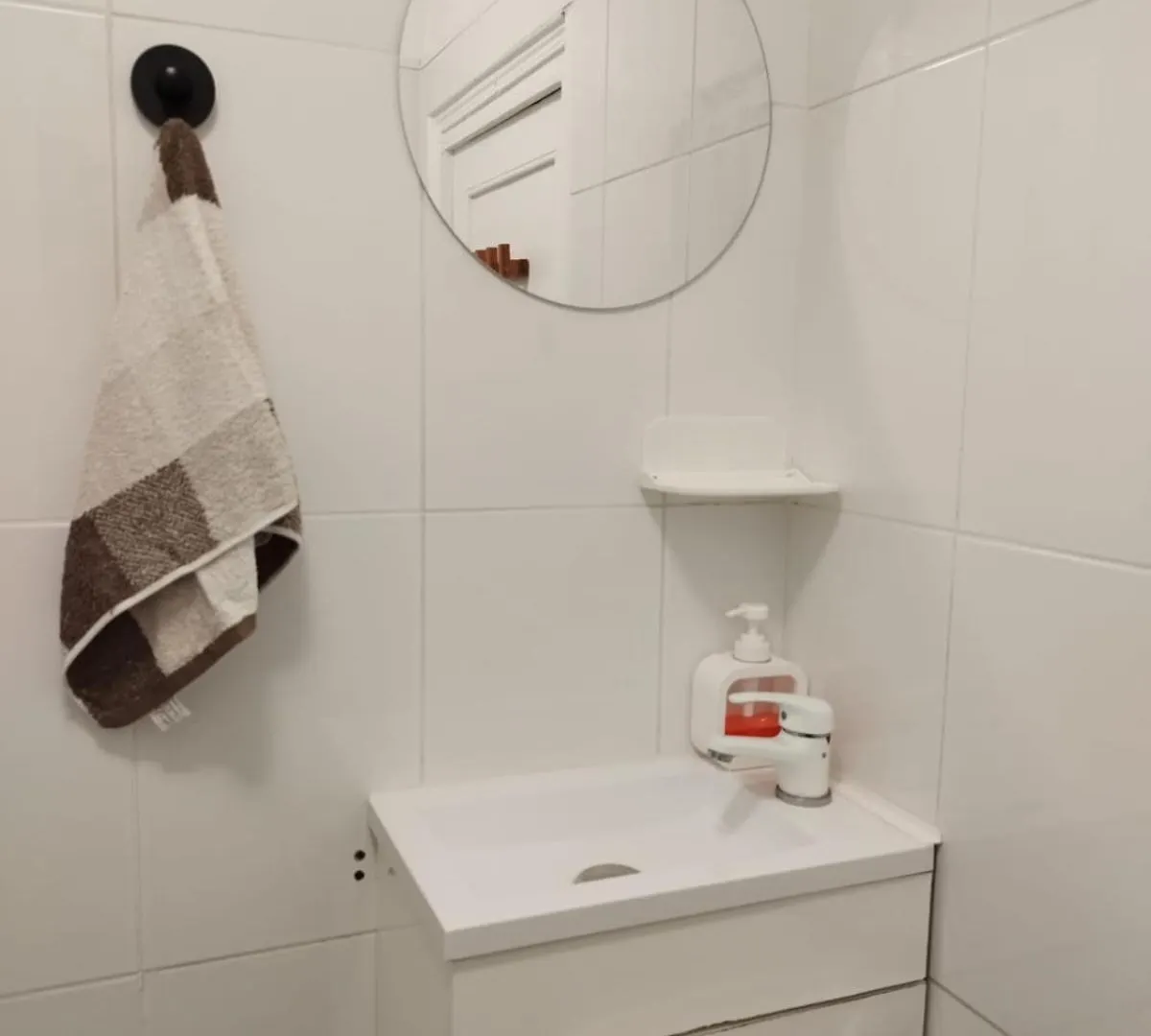 Homestay Private Room In Shared Apartment In The Center Of Nice