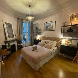 Séjour chez l'habitant D Hotes, Nice